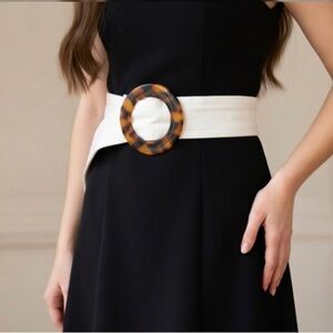 Lord & Taylor Round Tortoise Belt